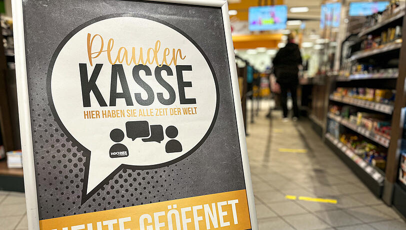 Hier darfs auch mal länger dauern - die Plauderkasse des Edeka Höchner.