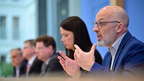 Die Institute sehen gro&szlig;e Unsicherheiten.