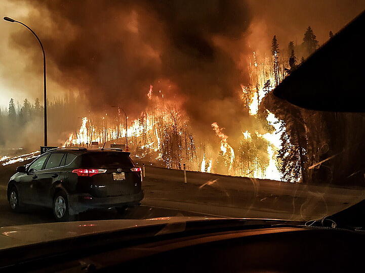 Wegen schwerer Waldbrände haben Behörden im kanadischen Fort McMurray den Notstand ausgerufen.