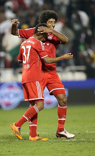 Dante freut sich mit Julian Green über die 1:0-Führung des Rekordmeisters