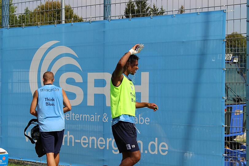 Schrecksekunde für Degenek beim Training am Freitag. Hier die Bilder vom Vormittagstraining.