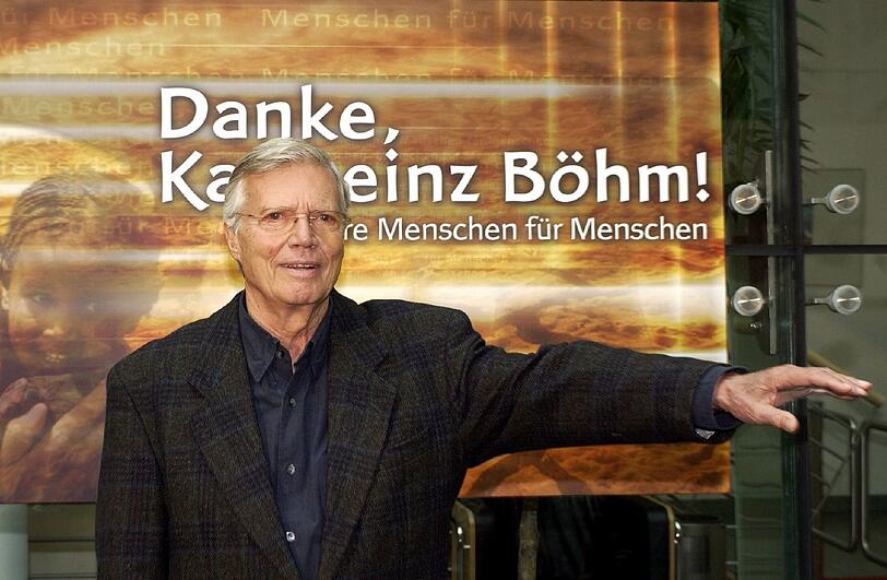 Karlheinz Böhm stirbt mit 86: Bilder aus seinem Leben.