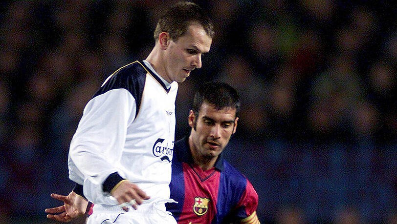 5. April 2001: Dietmar Hamann (links) im Trikot des FC Liverpool im Zweikampf mit Pep Guardiola, damals FC Barcelona. Szene aus dem UEFA-Cup-Spiel in Barclona (0:0). 5. April 2001: Dietmar Hamann (links) im Trikot des FC Liverpool im Zweikampf mit Pep Guardiola, damals FC Barcelona. Szene aus dem UEFA-Cup-Spiel in Barclona (0:0).