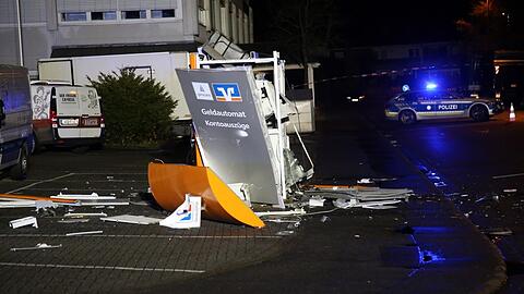 Anfang Januar 2023: ein gesprengter Geldautomat auf einem Parkplatz in Aschaffenburg - der erste Fall des neuen Jahres. Es wird wohl nicht der letzte sein.