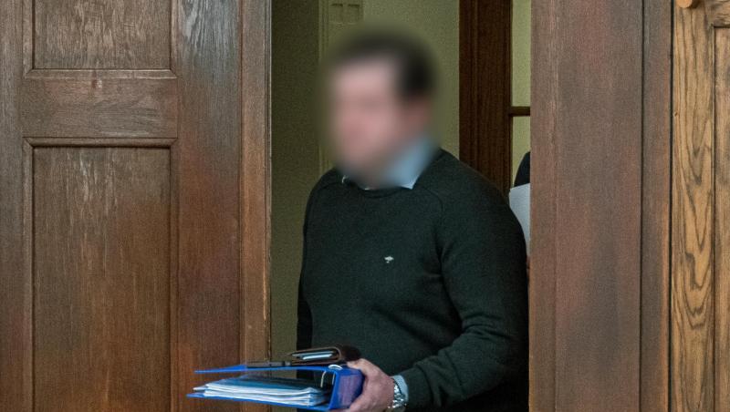 Der Angeklagte geht in den Verhandlungssaal des Landgerichts. Foto: Armin Weigel/Archivbild Der Angeklagte geht in den Verhandlungssaal des Landgerichts. Foto: Armin Weigel/Archivbild