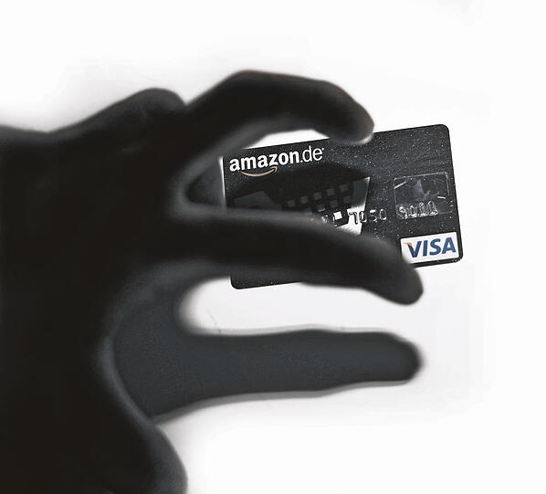 Betroffen sind auch LBB&ndash;Kunden, die ihre Kreditkarten über ADAC, Amazon und andere Partnerfirmen haben.