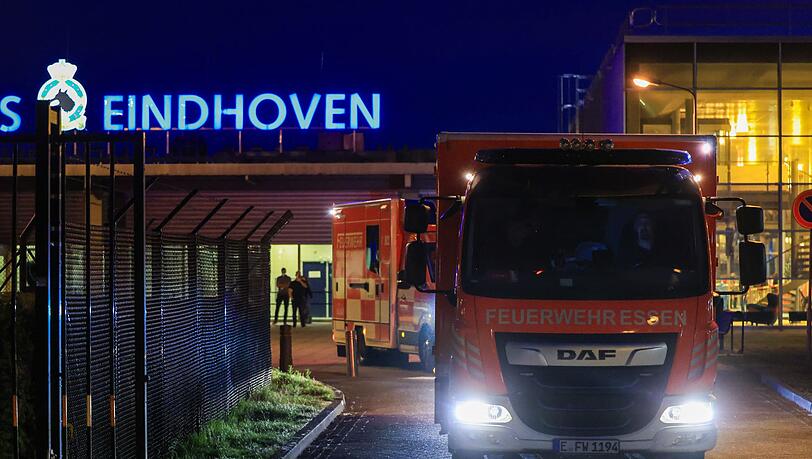 Von Eindhoven aus werden vier deutsche Passagiere der "Hondius" nach Frankfurt gebracht. Von Eindhoven aus werden vier deutsche Passagiere der "Hondius" nach Frankfurt gebracht.