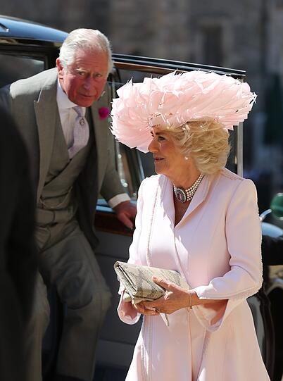 Prinz Charles und Camilla kommen an