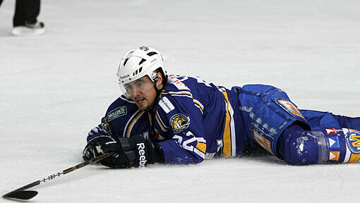 Mitte September startet die DEL-Saison - und die AZ und der EHC Red Bull München verlosen zwei Dauerkarten für die Saison 2012/13 (Stehplatz). Mitte September startet die DEL-Saison - und die AZ und der EHC Red Bull München verlosen zwei Dauerkarten für die Saison 2012/13 (Stehplatz).
