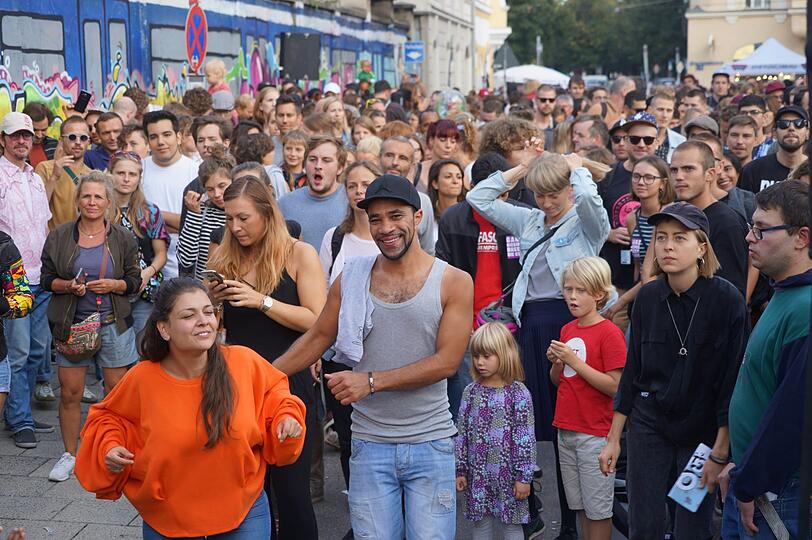 Traumhaftes Wetter, tolle Shows und leckeres Essen sorgten am Samstag für beste Stimmung beim Stadtteilfest "Ois Giasing" - die Bilder.