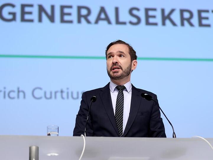 Rechnet im September wieder mit Länderspielen: DFB-Generalsekretär Friedrich Curtius.