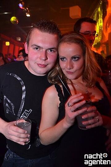 12 Jahre Nachtgalerie: Malle live vs Party Pornös (Samstag 3.12. 2011).
Noch mehr Fotos sehen sie unter: www.nachtagenten.de.