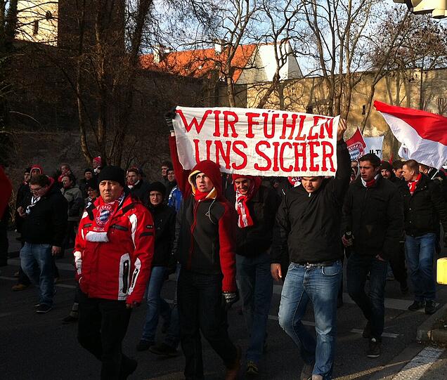 Bilder von der Demonstration in Augsburg gegen das neue DFL Sicherheitspapier, über das am 12.12 verhandelt werden soll.