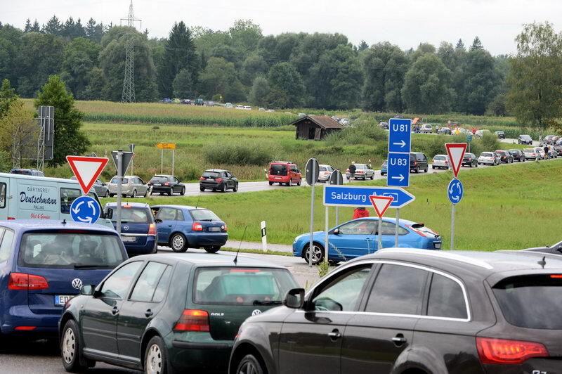 Stau rund um den Chiemsee wegen Chiemsee Reggae Summer. Die Bilder.