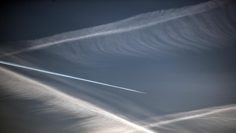 Kondensstreifen am Himmel. Kondensstreifen am Himmel.