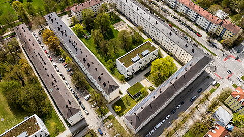 Rund um den Piusplatz saniert die st&auml;dtische Wohnungsbaugesellschaft ihre Wohnanlage. Letztes Jahr jedoch hat die M&uuml;nchner Wohnungen nur wenig saniert.