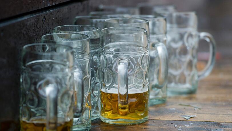 Das viele Bier auf der Wiesn verträgt nicht jeder. Auch manch ein Teenie gerät da in einen Vollrausch. Das viele Bier auf der Wiesn verträgt nicht jeder. Auch manch ein Teenie gerät da in einen Vollrausch.