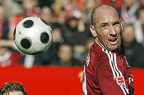 Skeptisch: Aber Jan Koller muss beim heutigen Schicksals-Heimspiel gegen Duisburg nicht mit Pfiffen rechnen.
