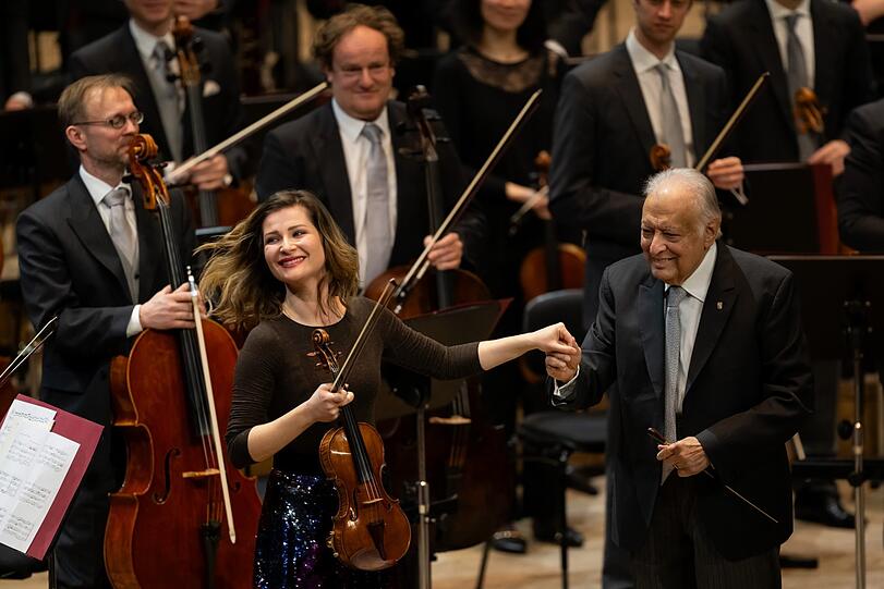 Zubin Mehta und die Geigerin Lisa Batiashvili in der Isarphilharmonnie.
