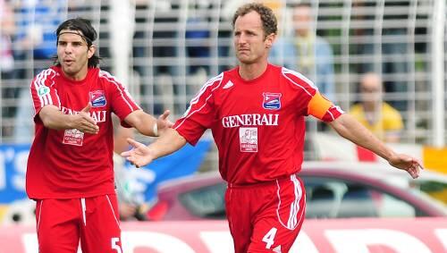 Verzweiflung: Die Hachinger Milan Susak (l.) und Ralf Bucher. Verzweiflung: Die Hachinger Milan Susak (l.) und Ralf Bucher.