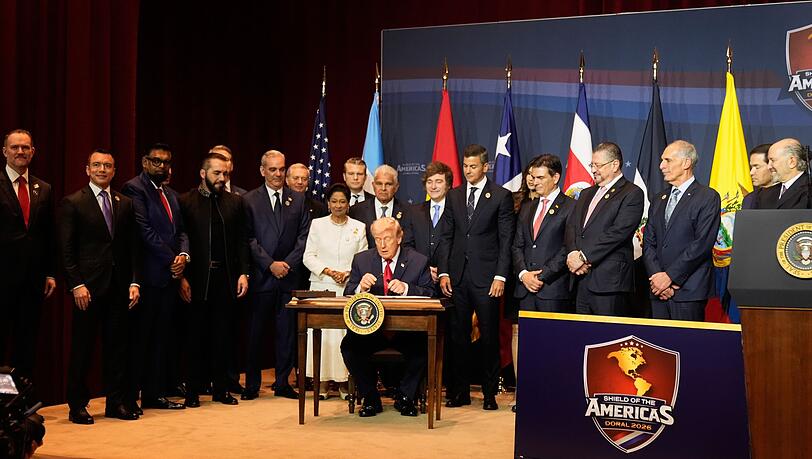 Trump empf&auml;ngt Regierungschefs aus Lateinamerika und Karibik in Florida.