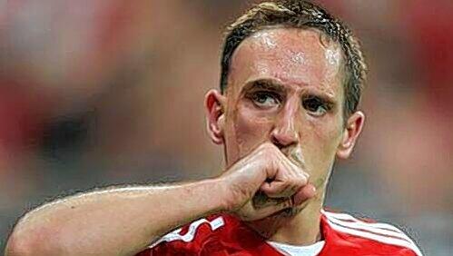 Die Diva lässt sich bitten: Franck Ribérys Zukunft ist noch nicht entschieden. Die Diva lässt sich bitten: Franck Ribérys Zukunft ist noch nicht entschieden.
