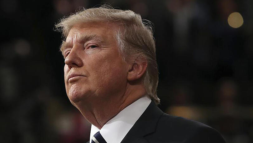 Trump hatte schon im Wahlkampf eine härtere Gangart gegenüber Peking signalisiert. Trump hatte schon im Wahlkampf eine härtere Gangart gegenüber Peking signalisiert.