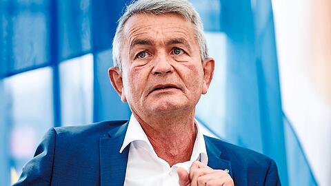 Bertram Brossardt, Hauptgeschäftsführer der Vereinigung der Bayerischen Wirtschaft, warnt vor fehlender Wettbewerbsfähigkeit.