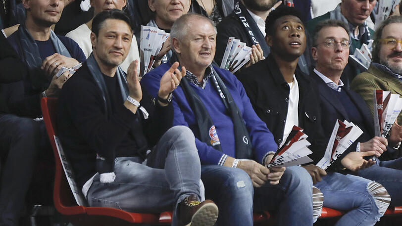 Niko Kovac (l.), Bruno Kovacevic, Chef-Chauffeur des FC Bayern (m.) und David Alaba.