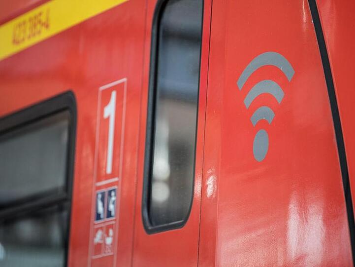 Laut Fahrgastverband Pro Bahn ist die Verfügbarkeit von kostenfreiem WLAN auf Regionalbahn-Strecken unzureichend.