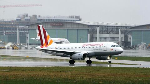 Ein technischer Fehler hat eine Germanwings-Maschine in Stuttgart zur Landung gezwungen, verletzt wurde niemand. Der Flughafen spricht von Notlandung, Germanwings von einer Ausweichlandung.