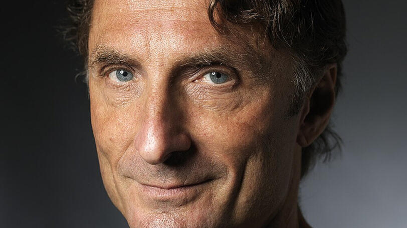 Dan Katz tritt regelmäßig als Experte im Radio oder Fernsehen in Schweden auf.