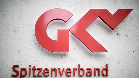 Der GKV-Spitzenverband, Vertreter der gesetzlichen Krankenkassen, streitet mit dem Bund um Milliardenkosten für Bürgergeldempfänger. (Archivbild)