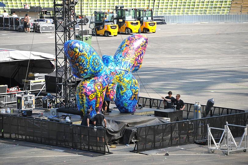 Coldplay spielen am Mittwoch im Olympiastadion. Die Vorbereitung für diesen außergewöhnlichen Abend sind im vollen Gange. Die Bilder vom Aufbau