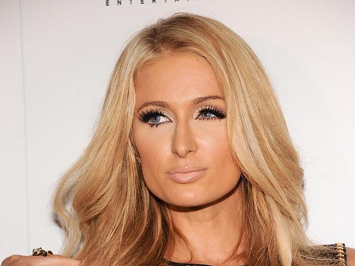 Paris Hilton reagiert dünnhäutig auf unangenehme Interviewfragen