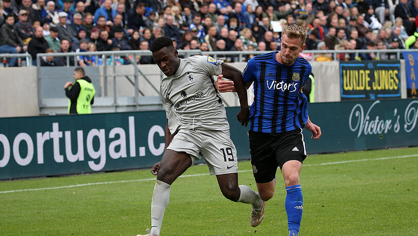 Das Hinspiel in Saarbrücken endete 1:1-Unentschieden.