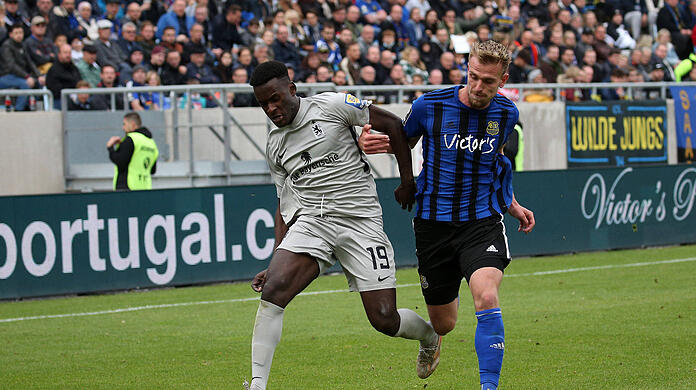 Das Hinspiel in Saarbrücken endete 1:1-Unentschieden.