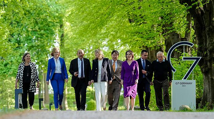 Beim Gipfeltreffen der G7-Außenminister kündigte  der EU-Außenbeauftragte Josep Borrell (r.) weitere Hilfen für die Ukraine an.