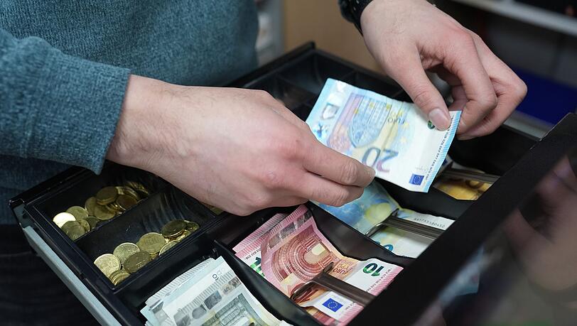 Die Inflation in Bayern ist auf den niedrigsten Wert seit Februar 2021 gefallen. (Symbolbild)