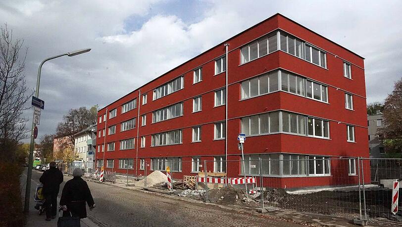 Um dieses Haus in der Fernpaßstraße geht's. Um dieses Haus in der Fernpaßstraße geht's.
