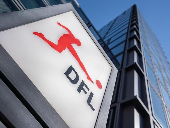 Der seit Mitte März unterbrochene Spielbetrieb in der Fußball-Bundesliga und 2. Liga bleibt wegen der Coronavirus-Pandemie bis auf Weiteres ausgesetzt.