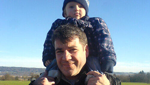 Michael Sell mit seinem Sohn Leonhard, 16 Monate. Michael Sell mit seinem Sohn Leonhard, 16 Monate.