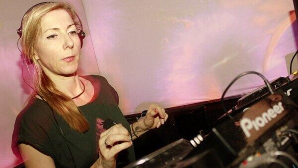 Ellen Allien legt am Sonntag beim Circoloco Open Air auf dem Gelände der Villa Flora auf. Ellen Allien legt am Sonntag beim Circoloco Open Air auf dem Gelände der Villa Flora auf.