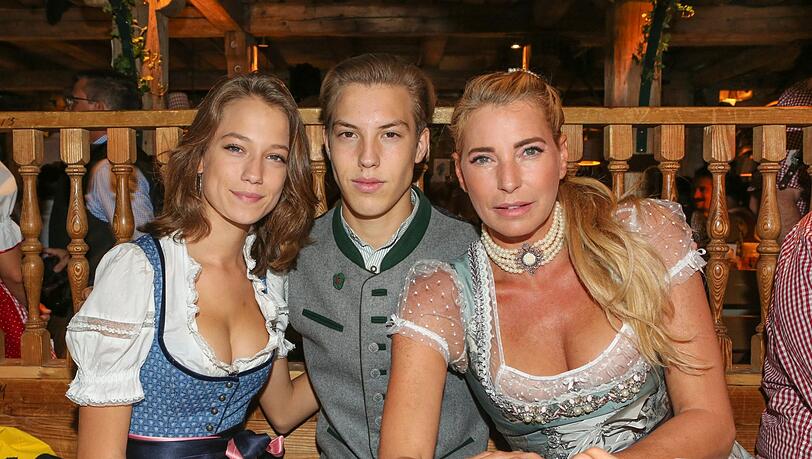 Giulia Siegel (r.) mit Tochter Mia und Sohn Nathan. Giulia Siegel (r.) mit Tochter Mia und Sohn Nathan.