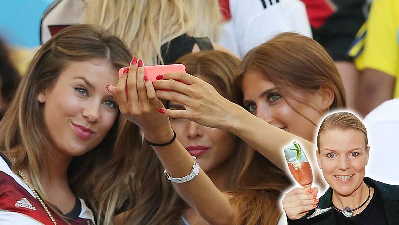 „Sind die aus einer Barbie-Fabrik entkommen?“: Comedian Mirja Boes über die Spielerfrauen, hier Montana Yorke (André Schürrle), Ann-Kathrin Brömmel (Mario Götze) und Cathy Hummels (v.l.) bei der WM 2014. „Sind die aus einer Barbie-Fabrik entkommen?“: Comedian Mirja Boes über die Spielerfrauen, hier Montana Yorke (André Schürrle), Ann-Kathrin Brömmel (Mario Götze) und Cathy Hummels (v.l.) bei der WM 2014.
