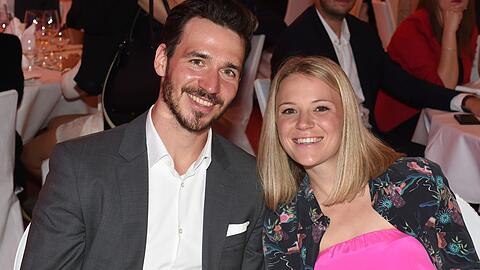 Miriam und Felix Neureuther freuen sich auf Weihnachten mit ihren vier gemeinsamen Kindern. Doch sie verfolgen einen drastischen Plan.