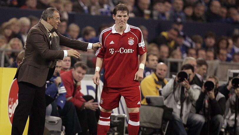 Wurde vom damaligen Bayern-Trainer Felix Magath nach der EM 2004 skurril begrüßt: Bastian Schweinsteiger. Wurde vom damaligen Bayern-Trainer Felix Magath nach der EM 2004 skurril begrüßt: Bastian Schweinsteiger.
