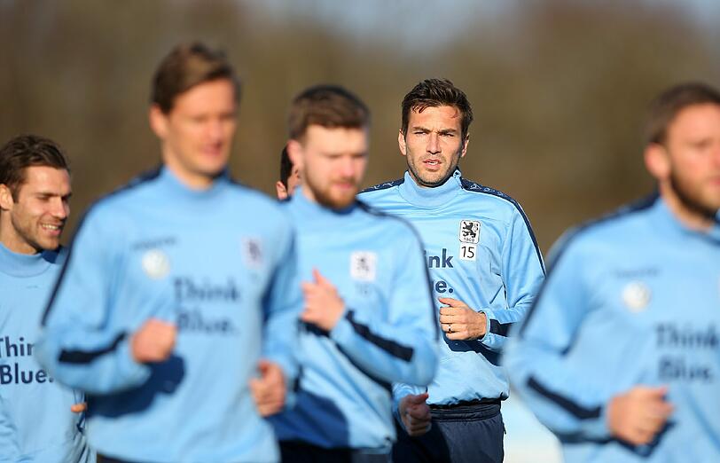 Der TSV 1860 trainerite am Mittwoch ohne Goran Sukalo (hinten) und Gary Kagelmacher (l.)
