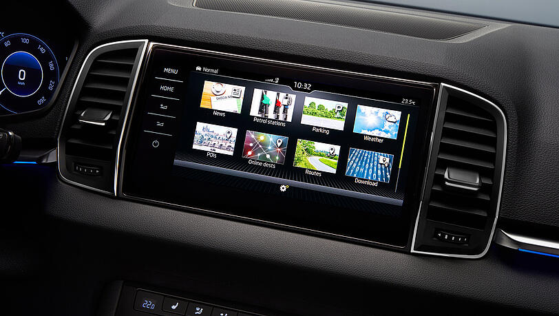 Über das 9,2-Zoll-Display werden die Vernetzungsmöglichkeiten des Karoq gesteuert. Über das 9,2-Zoll-Display werden die Vernetzungsmöglichkeiten des Karoq gesteuert.