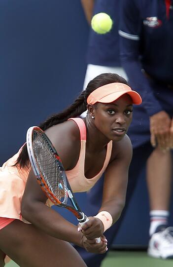 Stephens kehrte nach einer Fußverletzung erst in Wimbledon nach elf Monaten Turnierpause zurück. Schon 2013 galt sie als potenzielle Nachfolgerin der Williams-Schwestern, als sie bei den Australian Open mit einem Sieg über Serena Williams bis ins Halbfinale vordrang.